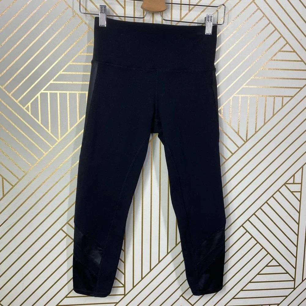 Alo Yoga Capri Leggings Cropped Faux Leather Side Mesh Illusion Black Size Small